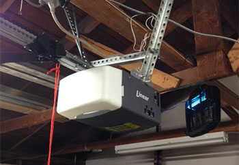 Reliable Garage Door Repair Services Near Arlington